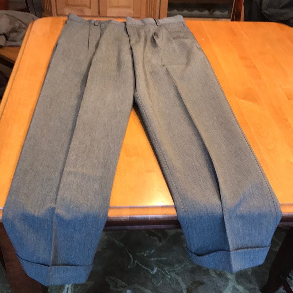 Dockers khakis pants